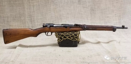 便立即开发了卡宾型的38式步枪,该枪主要是配发给当时日军的骑兵,炮兵