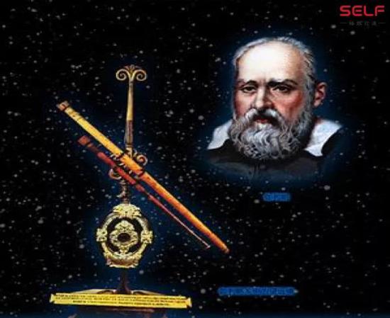 400年前,意大利有一个人叫伽利略,他将一个凸透镜和一个凹透镜放在一