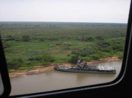 正在靠岸的帕纳伊巴号内河炮舰