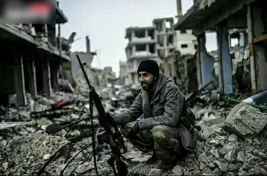 叙利亚狙击手一支步枪守城 狙杀超200名is武装成员