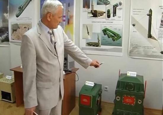 乌克兰在防务展上展示可能用于“雷霆2”导弹的惯性元件等设备