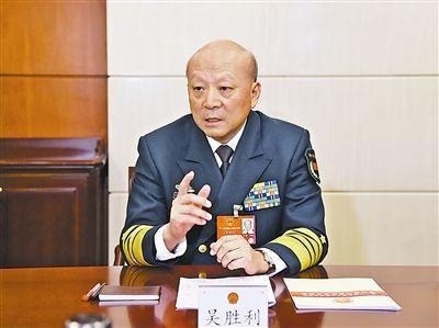 中国海军司令首次公开祭奠西沙海战英烈