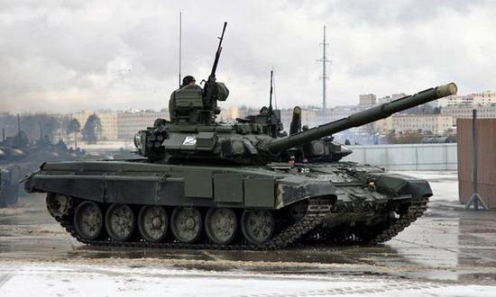 t90主战坦克是俄罗斯研制的主战坦克,该坦克由t72改进而来,该