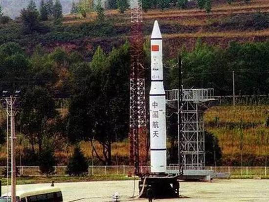 固体运载火箭KT-1的发射图