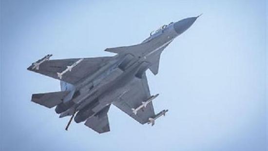 根据相关资料,歼-15战斗机目前配备的无源相控阵火雷达,可以发射pl-12