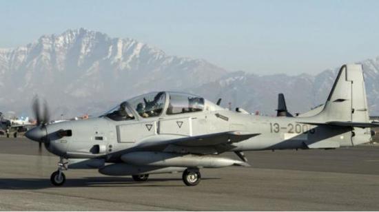 
	另一种热门候选机型A-29“超级巨嘴鸟”攻击机，该机已经部署到阿富汗实施反恐行动 
