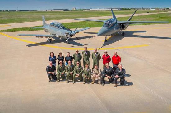 
	美国空军此前已经让AT-6B攻击机和“蝎子”进行过一次对比测试 
