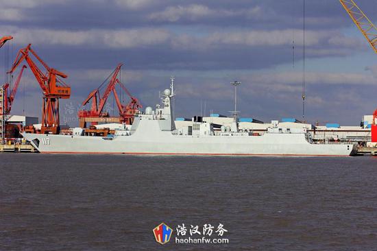 2017年服役的第一艘主力舰117西宁舰