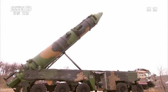 我军新导弹速度达10倍音速 可封锁一二岛链打美航母|导弹|东风21|美军