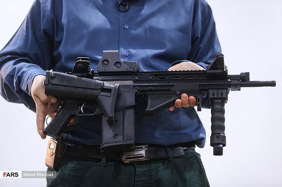 伊朗推出新型突击步枪 设计前卫超越中国95式(图)