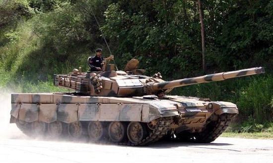 该国曾购买中国mbt2000坦克 参加完阅兵后竟要退货