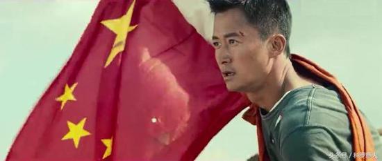 技术分析:坦克能漂移 《战狼2》中武器有无现实依据