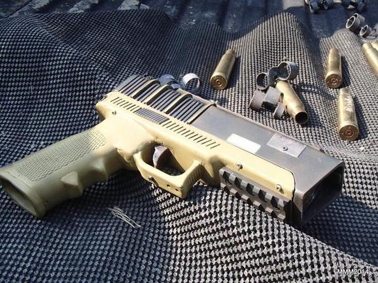 美特种兵专用激光枪能引来一吨炸弹中国能做到吗