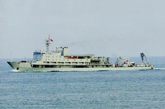 如果说054a护卫舰对俄罗斯人是"恶意满满"的话,那么926型潜艇支援舰