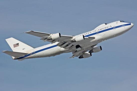 《大众机械》月刊网站9月25日发表了题为《走进美国"末日飞机"