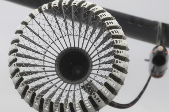 美军测试新型空中加油锥套借鉴手机发光数据线概念