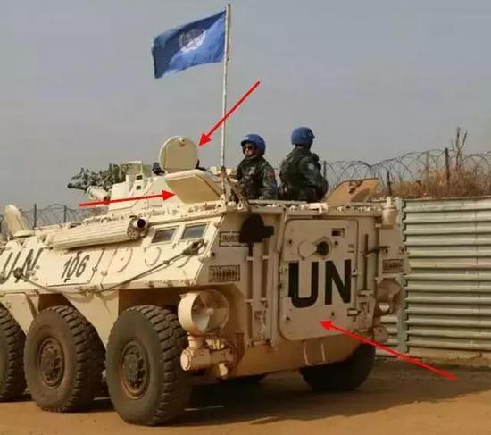 图片:我维和部队加装了附加装甲板的92b装甲车.