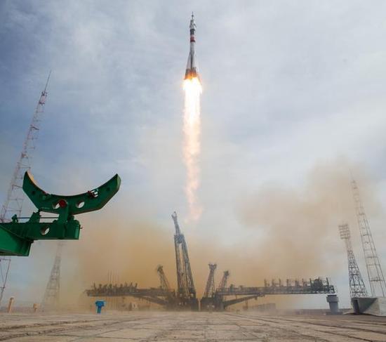 图为发射瞬间的俄罗斯“联盟”运载火箭。