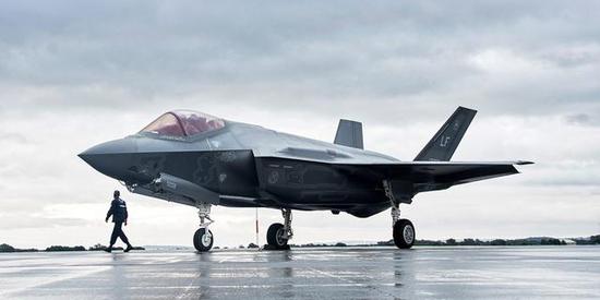 图1 F-35是先辈四代战机