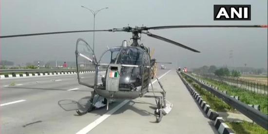 印度空军直升机运送新冠测试样本 却因故障迫降