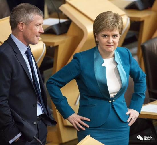 英国想派航母逼中国＂赔钱＂？媒体：连朝鲜都