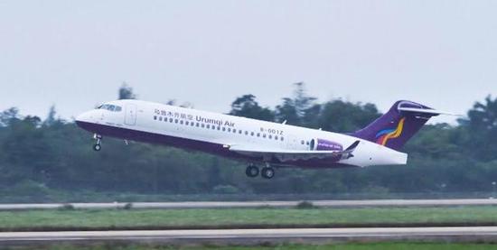 图为乌鲁木齐航空的ARJ21支线客机。