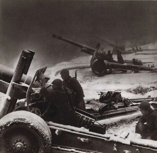 一组图片告诉你二战苏军152mm反坦克炮威力如何