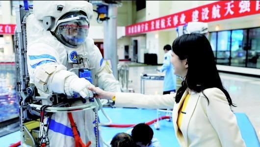 奔向星辰大海 张扬带你走近航天员的训练与生活 天合乐学帮助家长发现孩子的更多可能 奔向星辰大海 张扬带你走近航天员的训练与生活 天合乐学帮助家长发现孩子的更多可能