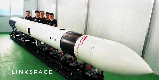 RLV-T5型火箭完成结构总装