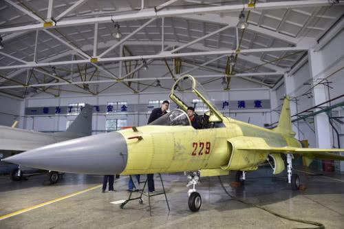 歼10与枭龙同场竞争马来西亚战机计划 谁会获得青睐