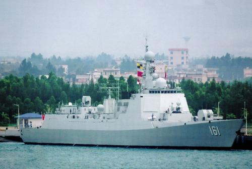 美军：中国神盾舰在关岛附近海域用激光照射美