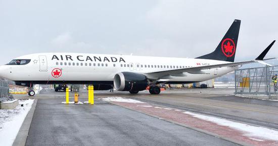 图为加拿大航空的波音737MAX。各国航司已经因737MAX的停飞而损失惨重。