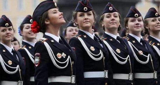 现代俄罗斯女兵