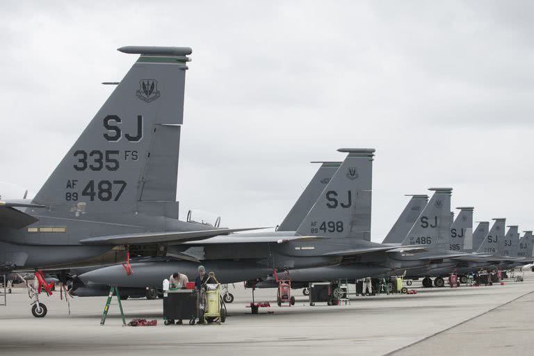 美空军第335战机中队的F-15E战斗轰炸机。