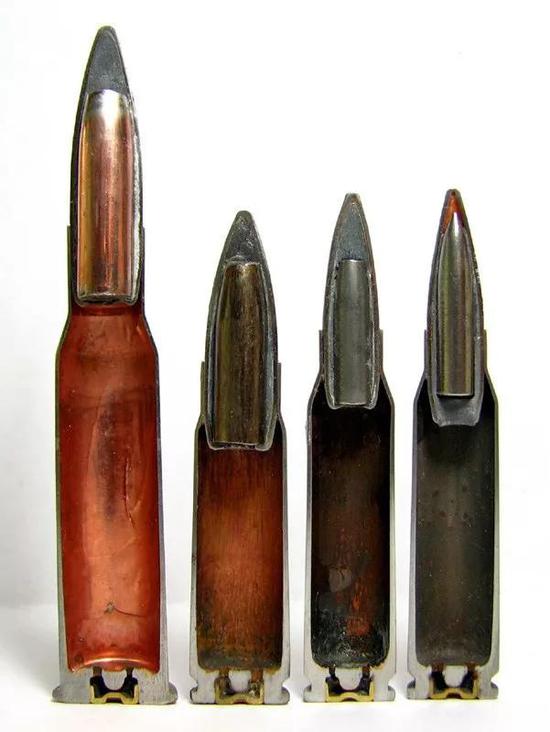 8重弹95班机推出后,由于95步枪在前面吸引火力,因此倒是没怎么被黑