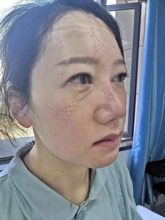 这十个疫情前线的“最美瞬间” 让人肃然起敬