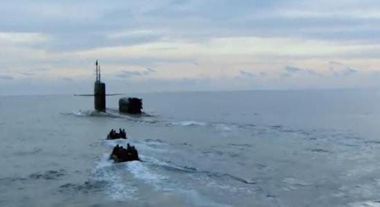在这部电影中，首次使用航拍技术展示了携带SDV渗透潜艇的“俄亥俄”级核潜艇