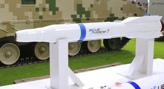 直击中国空军直10k射导弹打靶卡车被炸成火球图