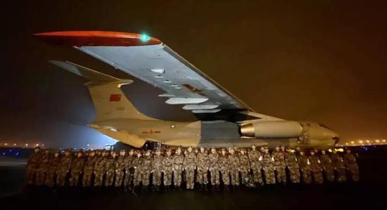 这十个疫情前线的“最美瞬间” 让人肃然起敬