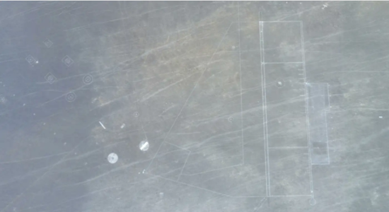 日媒:中国在沙漠建靶标模拟美军基地 周边有多个