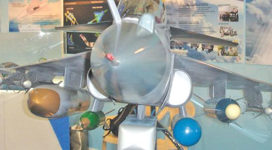 印新版LCA战机设计方案力压歼10C:11挂点6吨