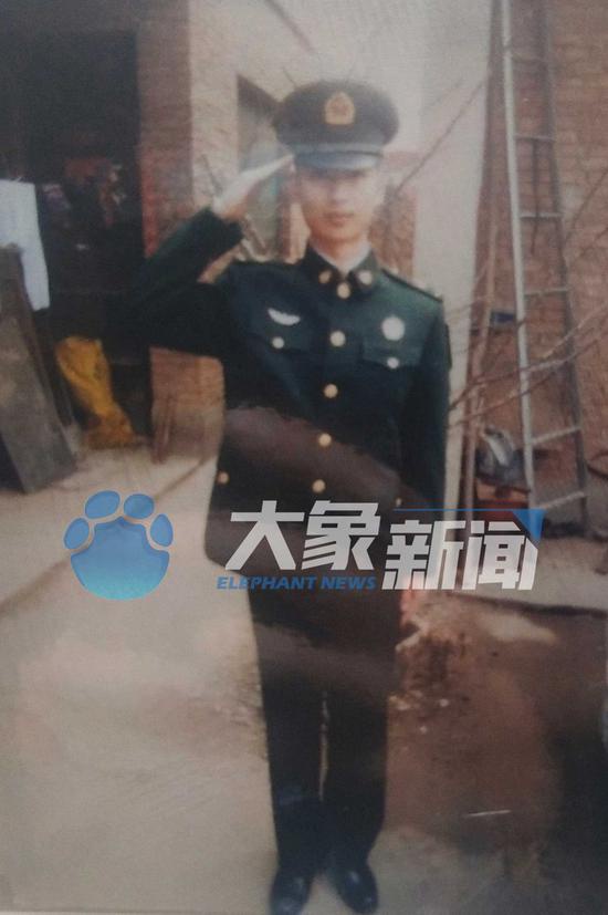 烈士肖思远父母追忆儿子如果他没牺牲今年就结婚了