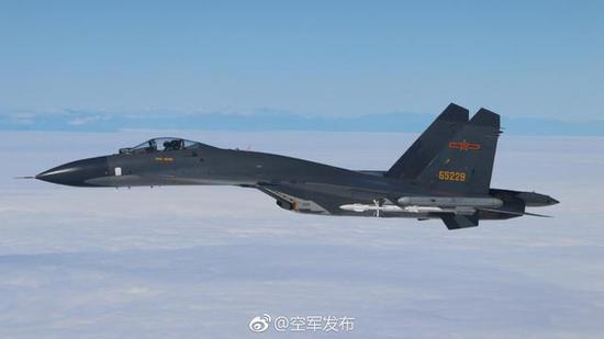 我歼11机腹挂载一新型导弹 小改进可提升到歼11B水准|中国空军|歼11|歼11B_新浪军事_新浪网