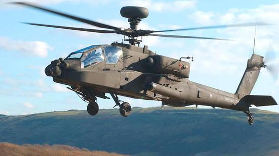 阿帕奇直升机进攻强防御也强，是武装直升机的典范