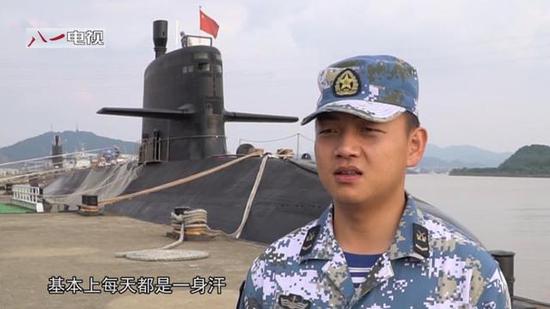 码头上的039B型AIP通例潜艇