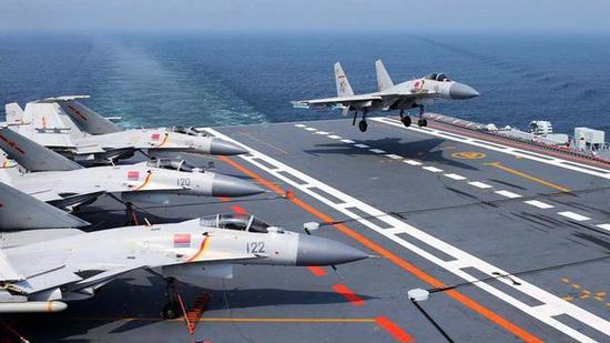 中国弹射型歼15或呼之欲出 作战半径可达F\/A-