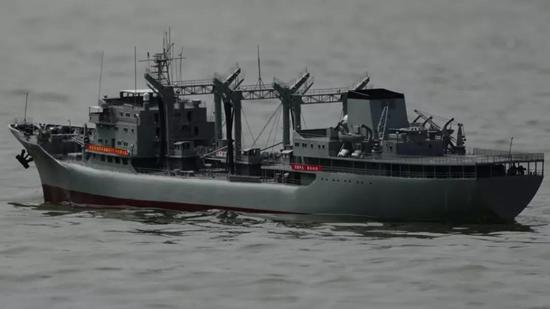 我与海军70年中国海军881洪泽湖舰模型