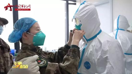 女军医瞒着家人赴抗疫一线 丈夫看新闻后才知道