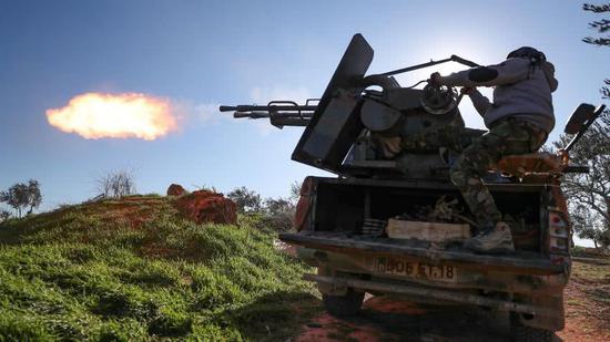 极端武装试图用化武袭击叙军 容器泄漏反伤到自