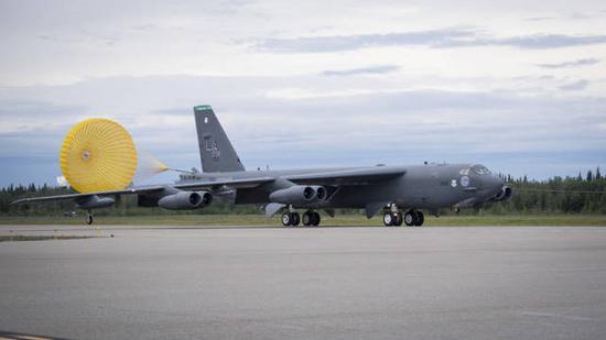 [B-52H部署埃尔森空军基地]